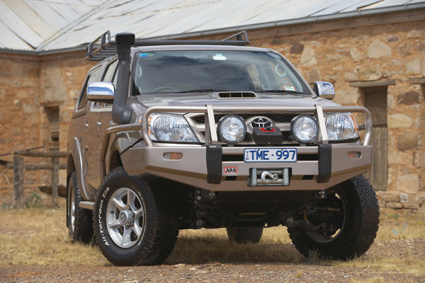 Силовой передний бампер ARB для Toyota Hilux (с 2005 по 2011 г.в.) W/FLARES SRS [3414310]
