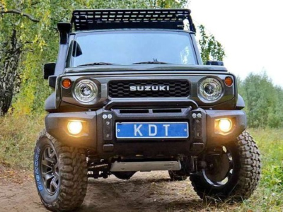 Передний композитный бампер для Suzuki Jimny (c 2019 г., окрашен)