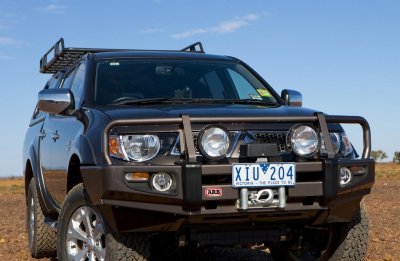 Cиловой передний бампер ARB Deluxe для Mitsubishi L200 IV (с 2006 по 2015 г.в.) / Pajero Sport II (с 2009 по 2015 г.в) [3446320]