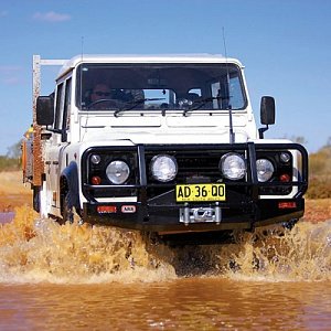 Передний силовой бампер ARB Deluxe Winch Bar, для Land Rover Defender (до 2001 года, без кондиционера) [3432090]