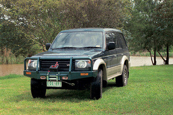 Силовой передний бампер ARB Deluxe winch для Mitsubishi Pajero/Montero (с 1991 по 1997 г.в.) [3434030]