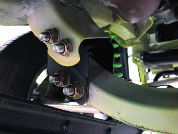 Проставка траверсы IronMan для Suzuki Jimny JB74 (1998-2018 г.в.)